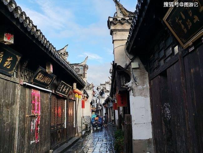 黄子韬女装造型叫板朱碧石，娱乐圈中男明星谁穿女装更好看？游戏画面